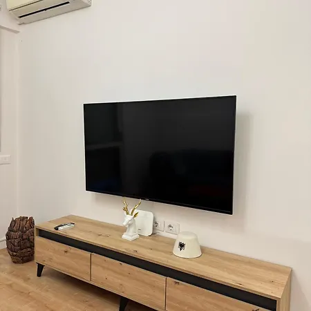 아파트 Selvia Cozy Place 티라나